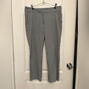 Ann Taylor Black & White checked Summer Pants Size: 6P